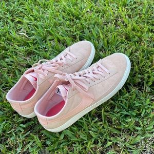 Mens Nike Blazer Low dusty pink gently used